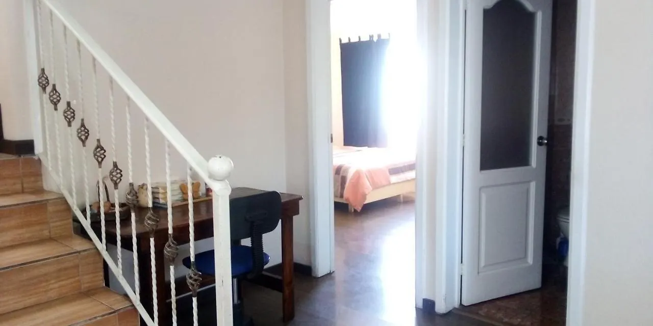 مبيت وإفطار كوينكا Yolanda House