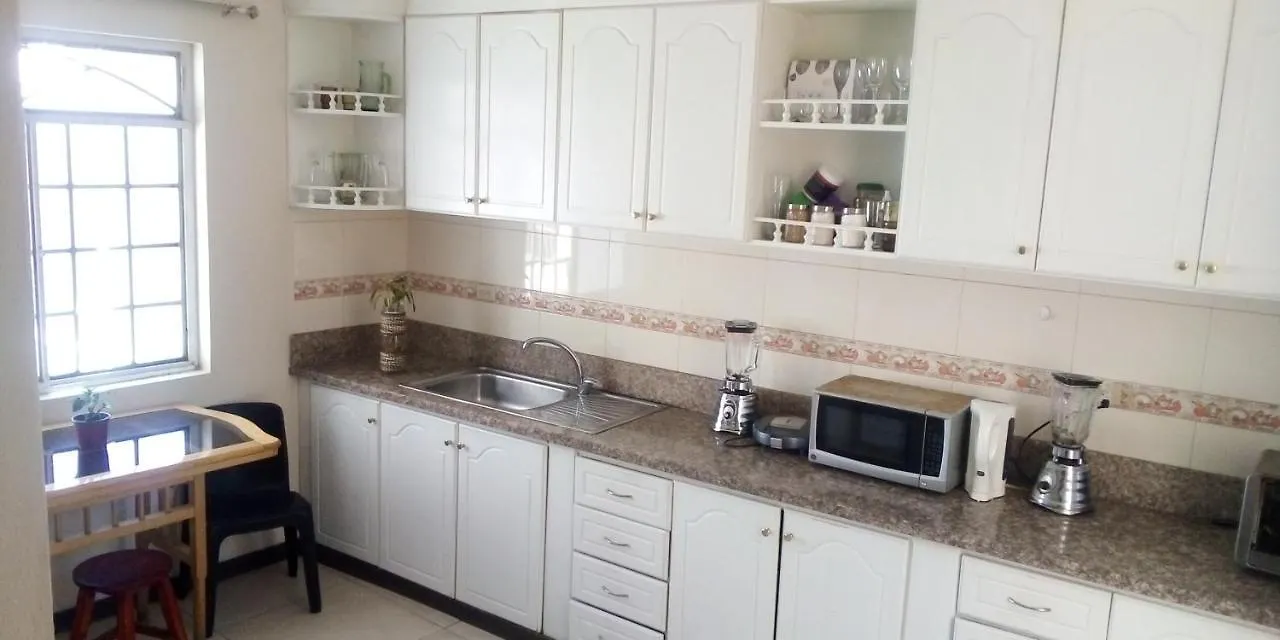 مبيت وإفطار كوينكا Yolanda House فندق مبيت وإفطار